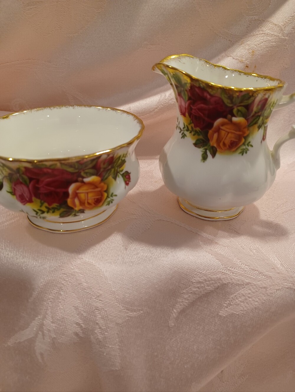 Vintage Royal Albert Old Country Rose Pattern Creamer And Sugar Bowl Set